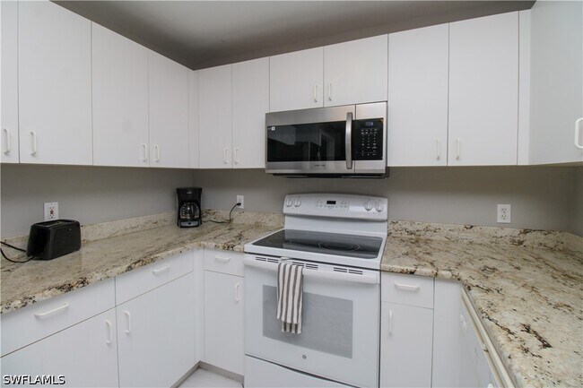 Building Photo - 519 Roma Ct