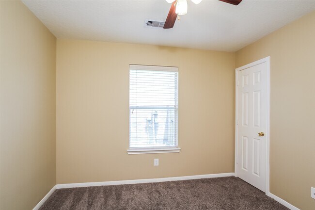 Building Photo - 6802 Mountain Wood Way