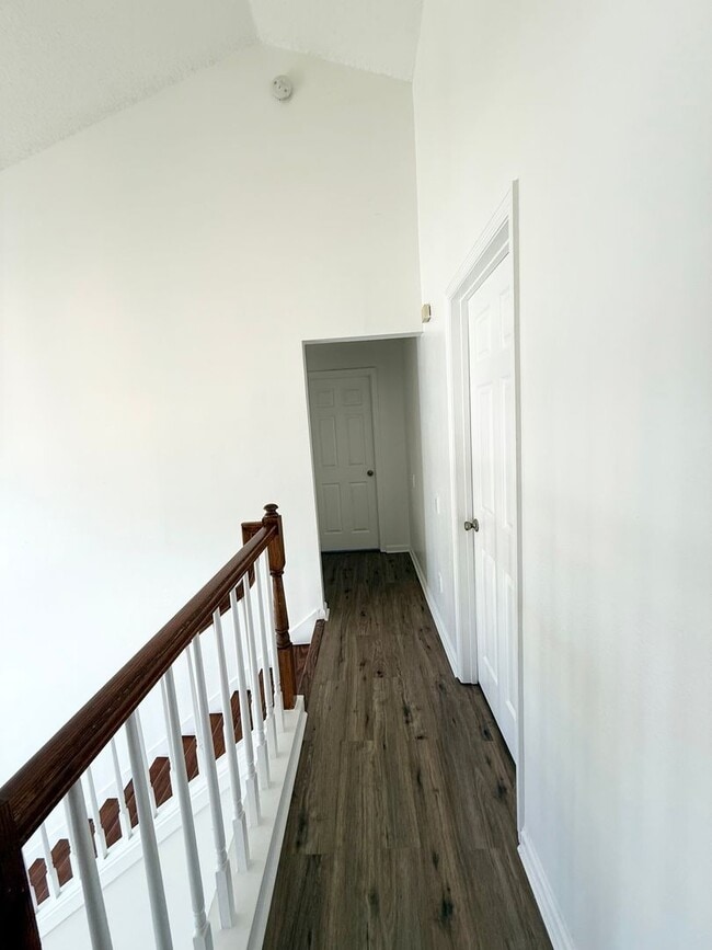 Building Photo - Beautifully Updated 4-Bedroom Home with Po...