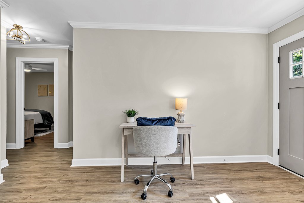 Building Photo - 703 2nd St