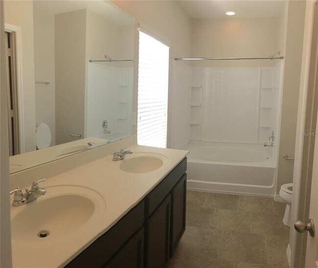 Building Photo - 2116 Betsy Ross Ln