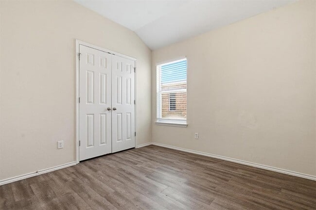 Building Photo - 224 Poplarwood Dr