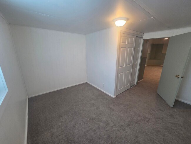 Building Photo - Audubon-Downriver Neighborhood 3+ bedroom, 1 bath corner lot with large, fenced yard