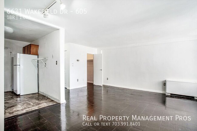 Building Photo - 6631 Wakefield Dr