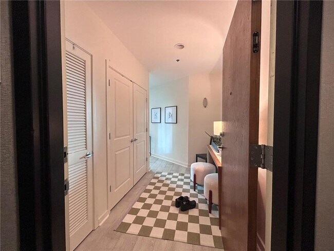 Building Photo - 923 Peachtree St NE