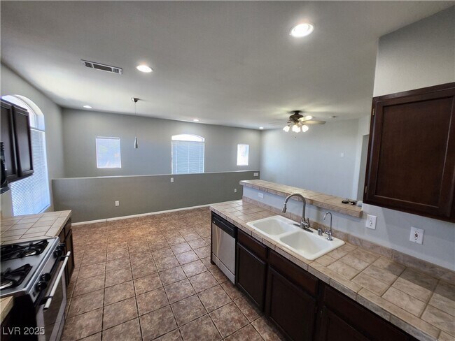 Building Photo - 1500 Ruby Cliffs Ln