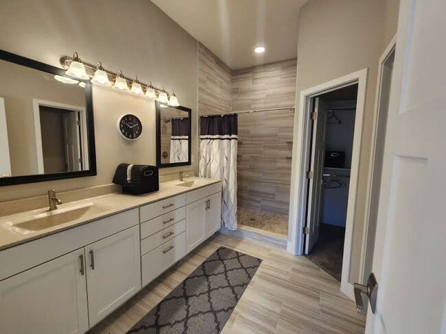 Unit 6 - Brownstone Condominiums