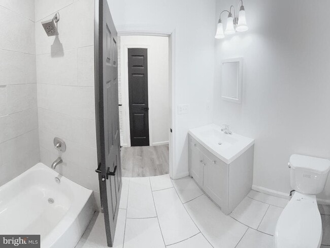 Building Photo - 2142 Penrose Ave