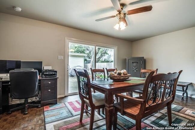 Building Photo - 2-BEDROOM ALAMO HEIGHTS DUPLEX