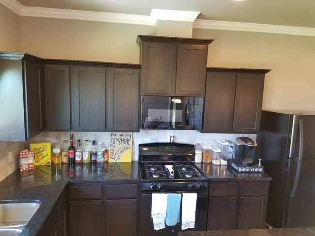 Building Photo - 8037 Pavo Real St