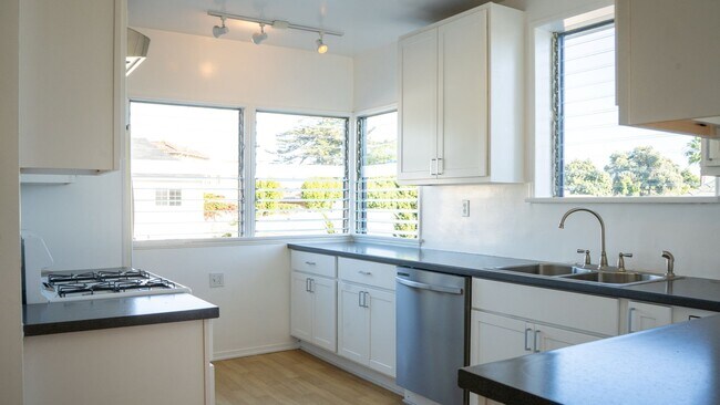 Building Photo - Classic View Park Rental