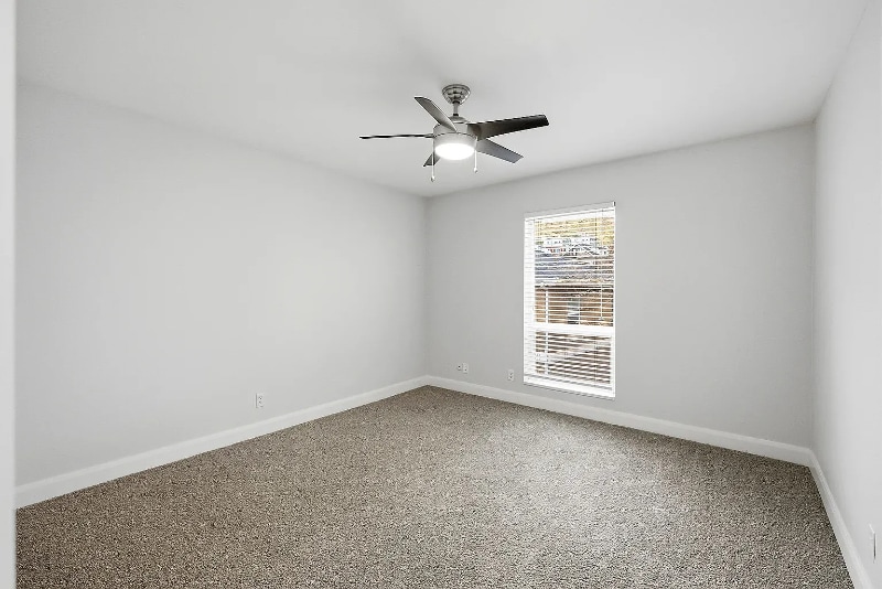 Building Photo - 172 W Clinton Ave