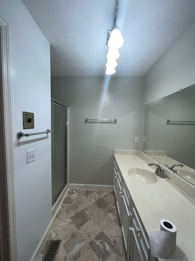 Building Photo - Your Dream Home is Waiting for You! Yardwo...