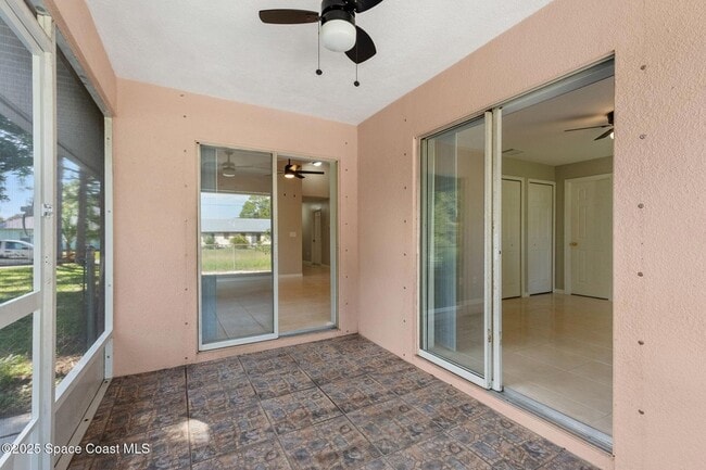 Building Photo - 158 Empress Ave