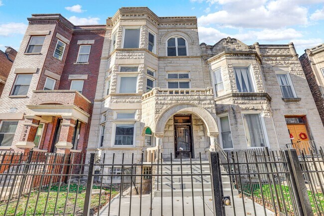 Building Photo - 6426 S Ingleside Ave