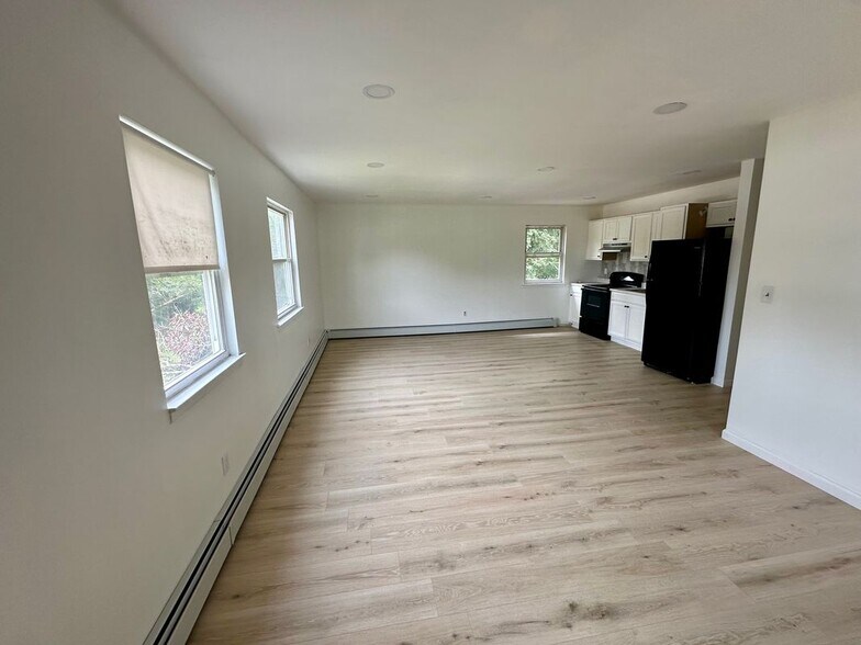 Building Photo - 12 Dundalk Rd