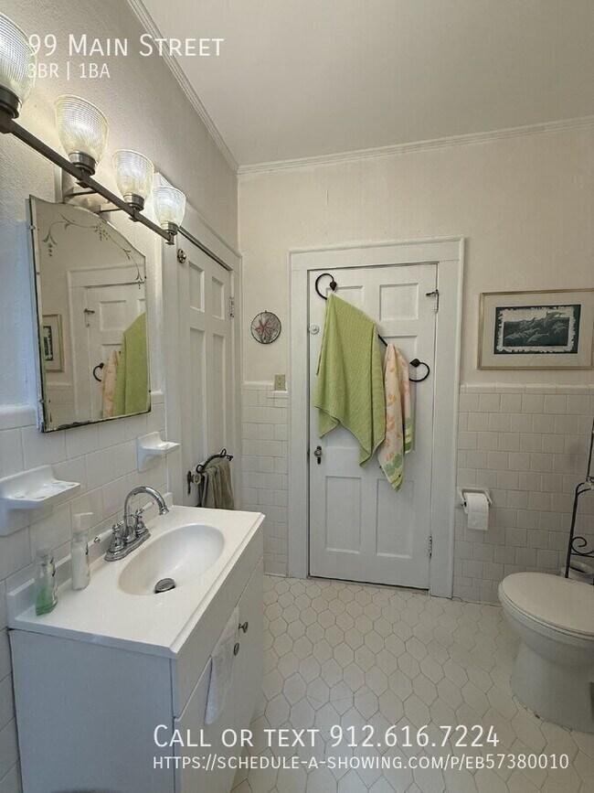 Building Photo - 99 Main St