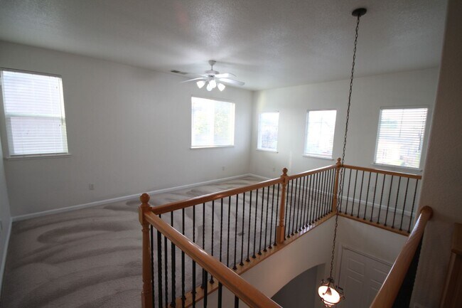 Building Photo - 3 Bed| 2.5 Bath | 2448 SF | 2 Separate Garages | Two Story Home | Tenant pays $190 for WS&G.