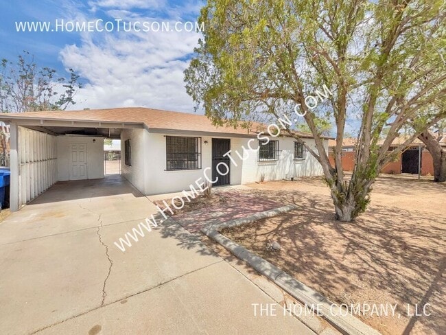 Primary Photo - 2602 E Keswick Cir