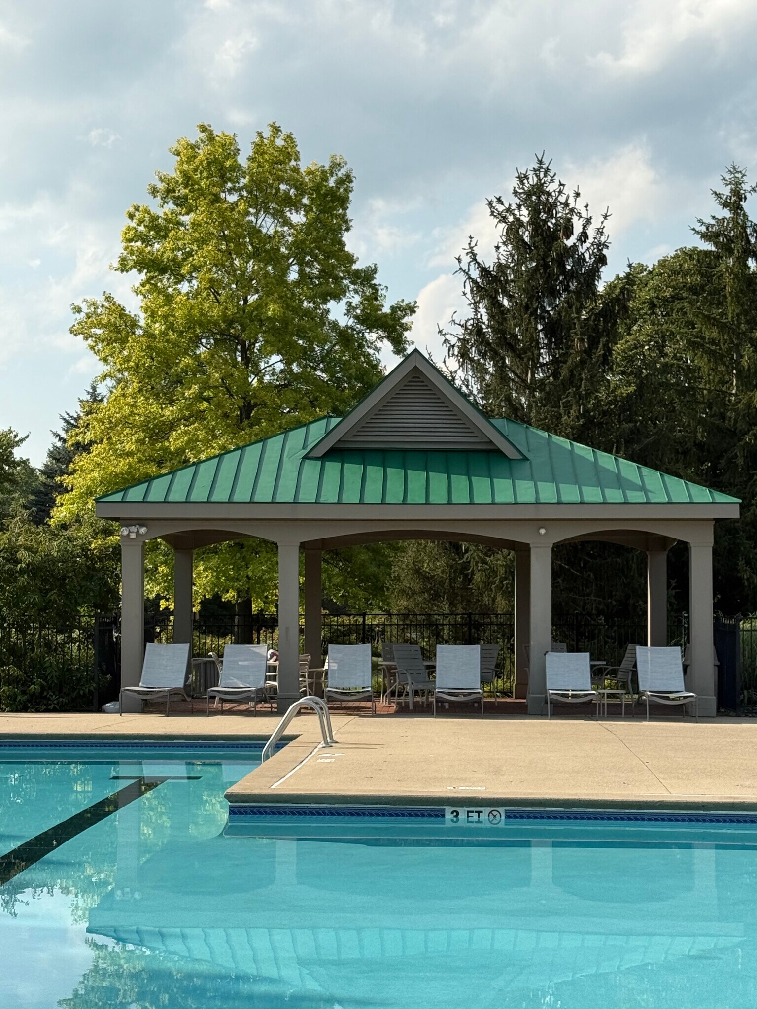 Building Photo - 6549 Twin Lakes Dr