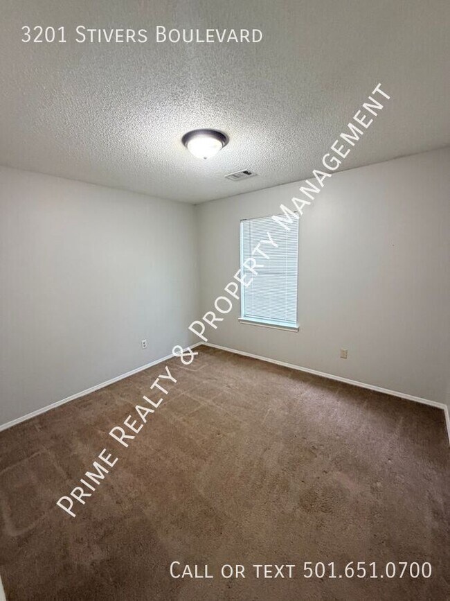Building Photo - 3201 Stivers Blvd