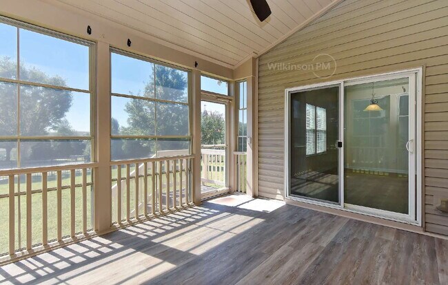 Building Photo - Beautiful 3,409 sqft 5-bedroom 3-bath Exec...
