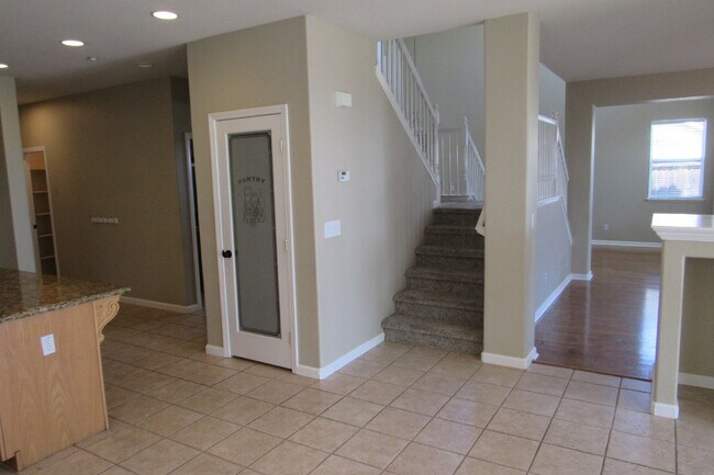 Building Photo - Beautiful Deer Ridge 4 Bed, 3 Bath Brentwood Home