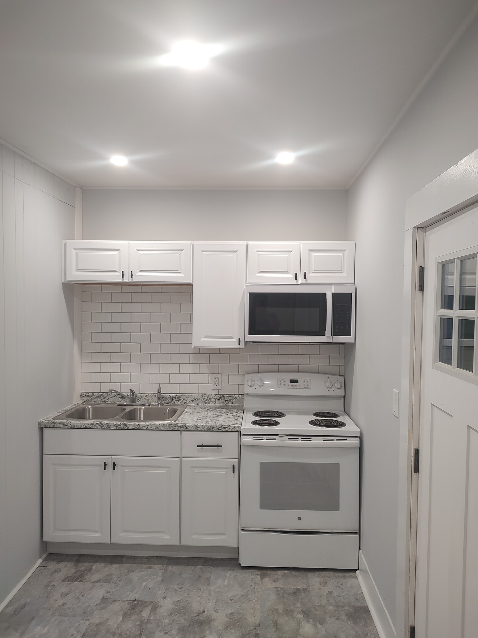 Building Photo - 142 High St