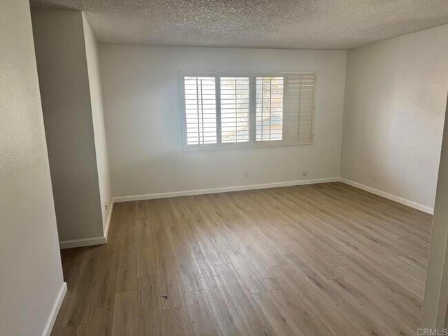 Building Photo - 3324 Caminito Eastbluff