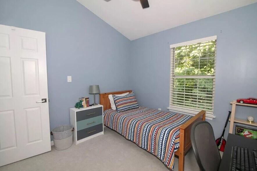 Building Photo - 15798 Widewater Dr