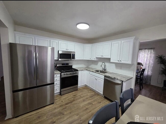 Building Photo - 1702 Cypress Ln