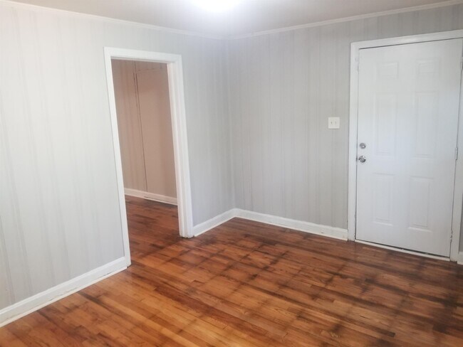 Building Photo - 2125 Burroughs Ave SE