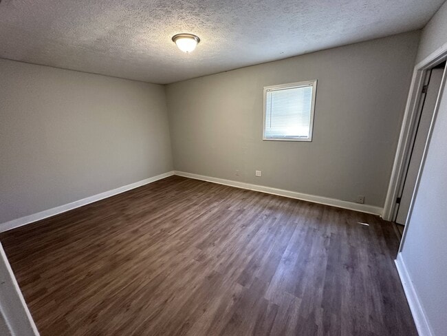 Building Photo - 125 Grove Creek Dr