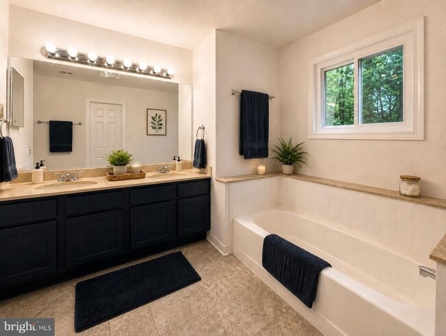 Building Photo - 2819 Otsego Dr