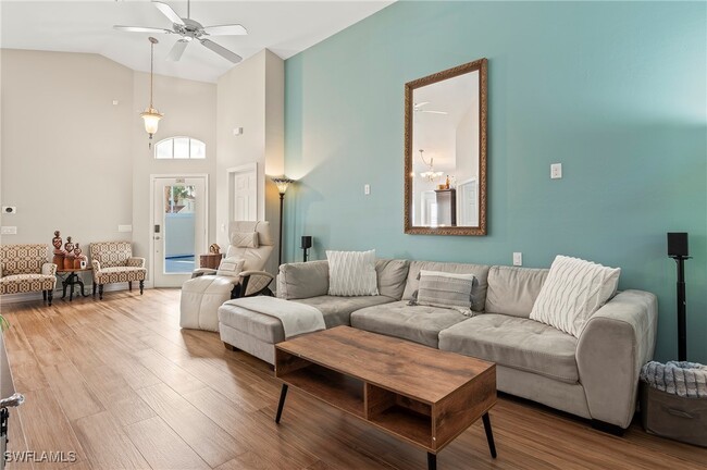 Building Photo - 391 Pindo Palm Dr