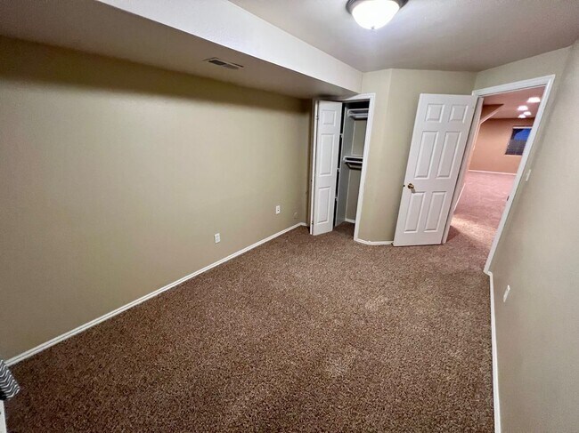 Building Photo - 4208 Willow Canyon Dr