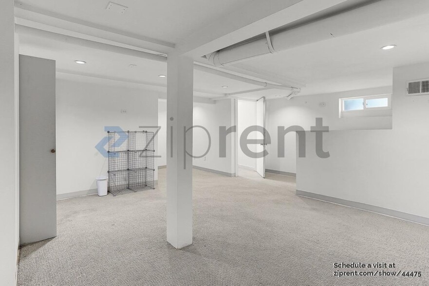 Building Photo - 5536 27th Ave NE