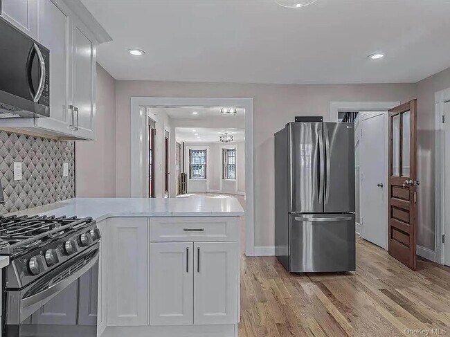 Building Photo - 643 Decatur St