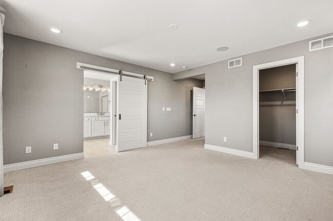 Building Photo - Beautiful Home in Commerce City!