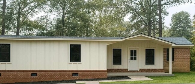 Primary Photo - 800 Helene Dr