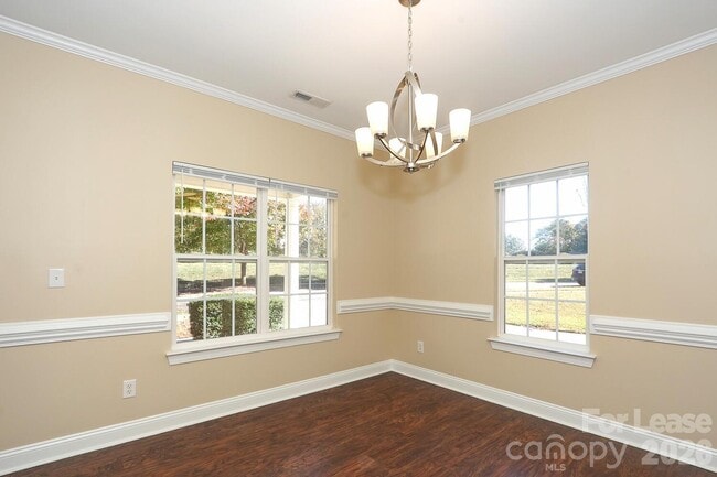 Building Photo - 10122 Victoria Blake Dr