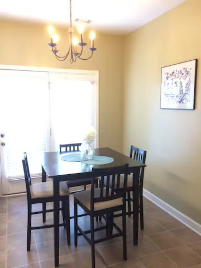 Dinning room with access to back fenced-in patio - 412A McClellan Ave