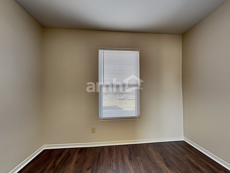 Building Photo - 10715 Inspiration Dr