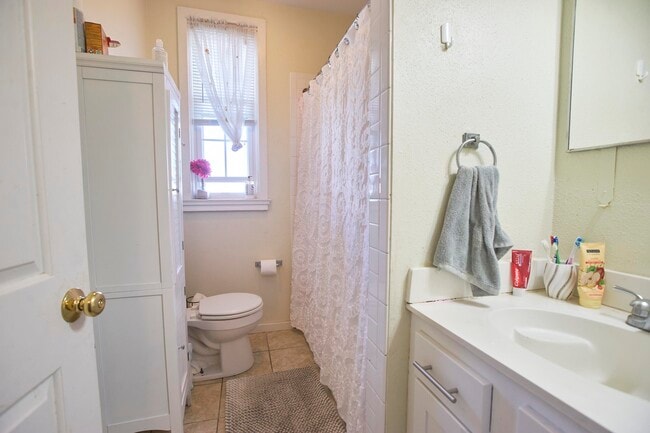 Building Photo - 7444 St Charles Ave