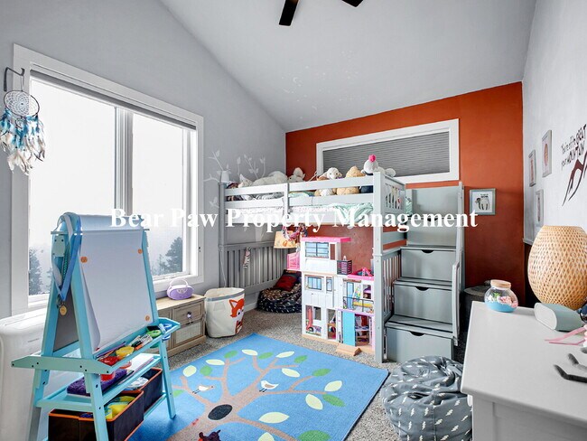 Building Photo - "Spacious 5-Bed Retreat with 3.5 Baths on ...
