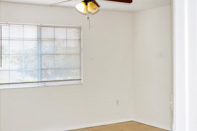 Building Photo - 5065 Wiles Rd