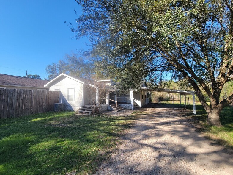 Building Photo - 707 Johnson Ln