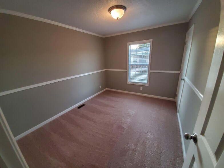 Building Photo - 74 W Sourwood Dr