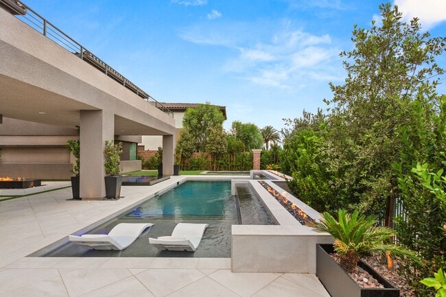 Building Photo - 11142 San Terrazo Pl
