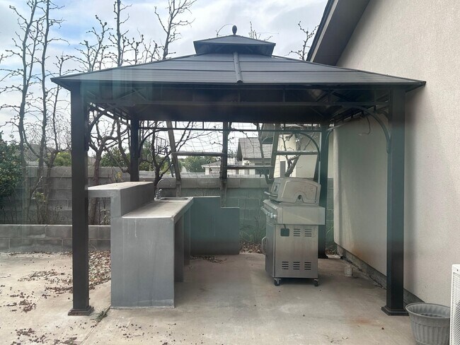 Building Photo - 2811 T.S Eliot Dr